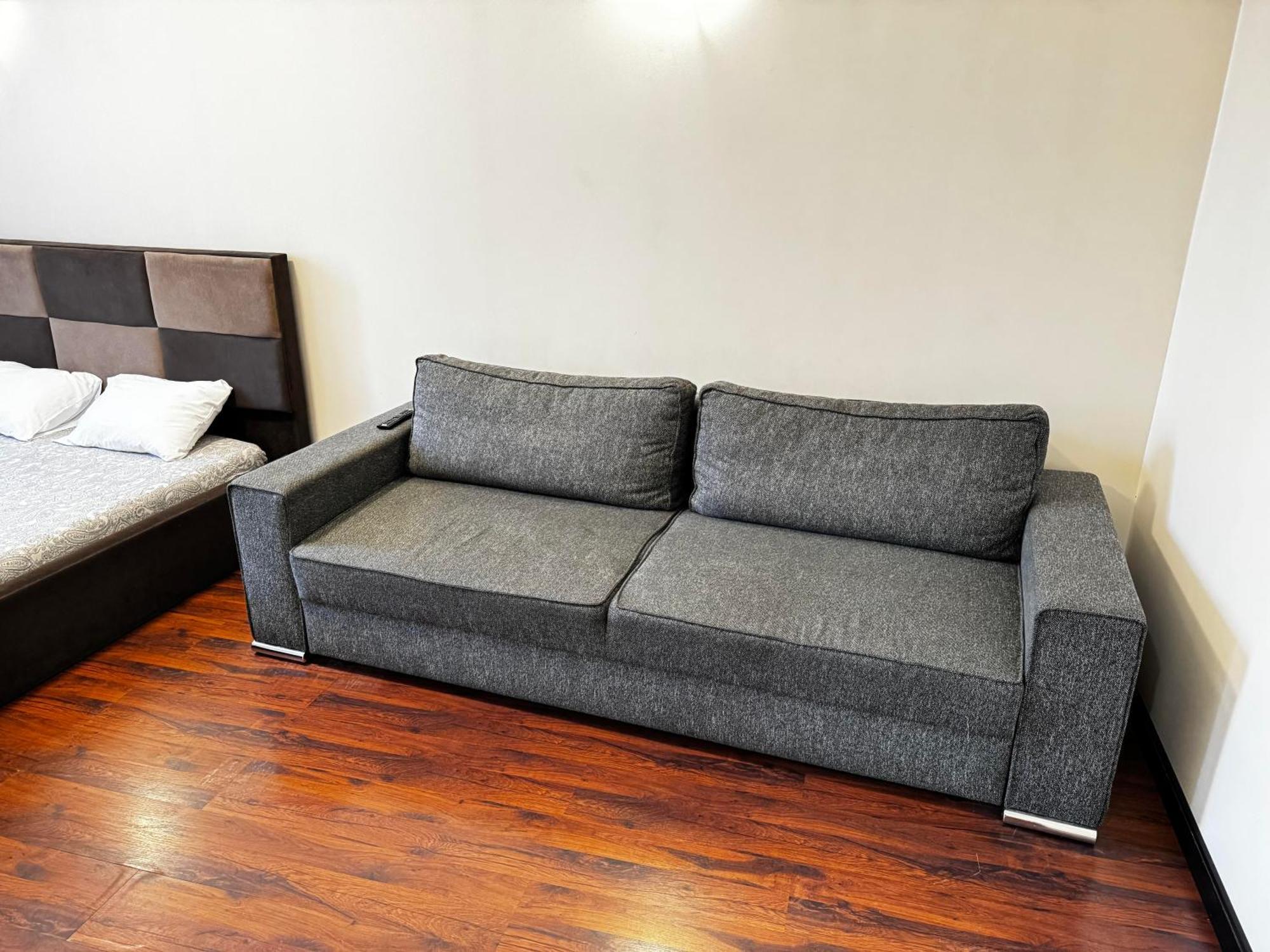里加公寓式酒店 外观 照片 A sofa bed