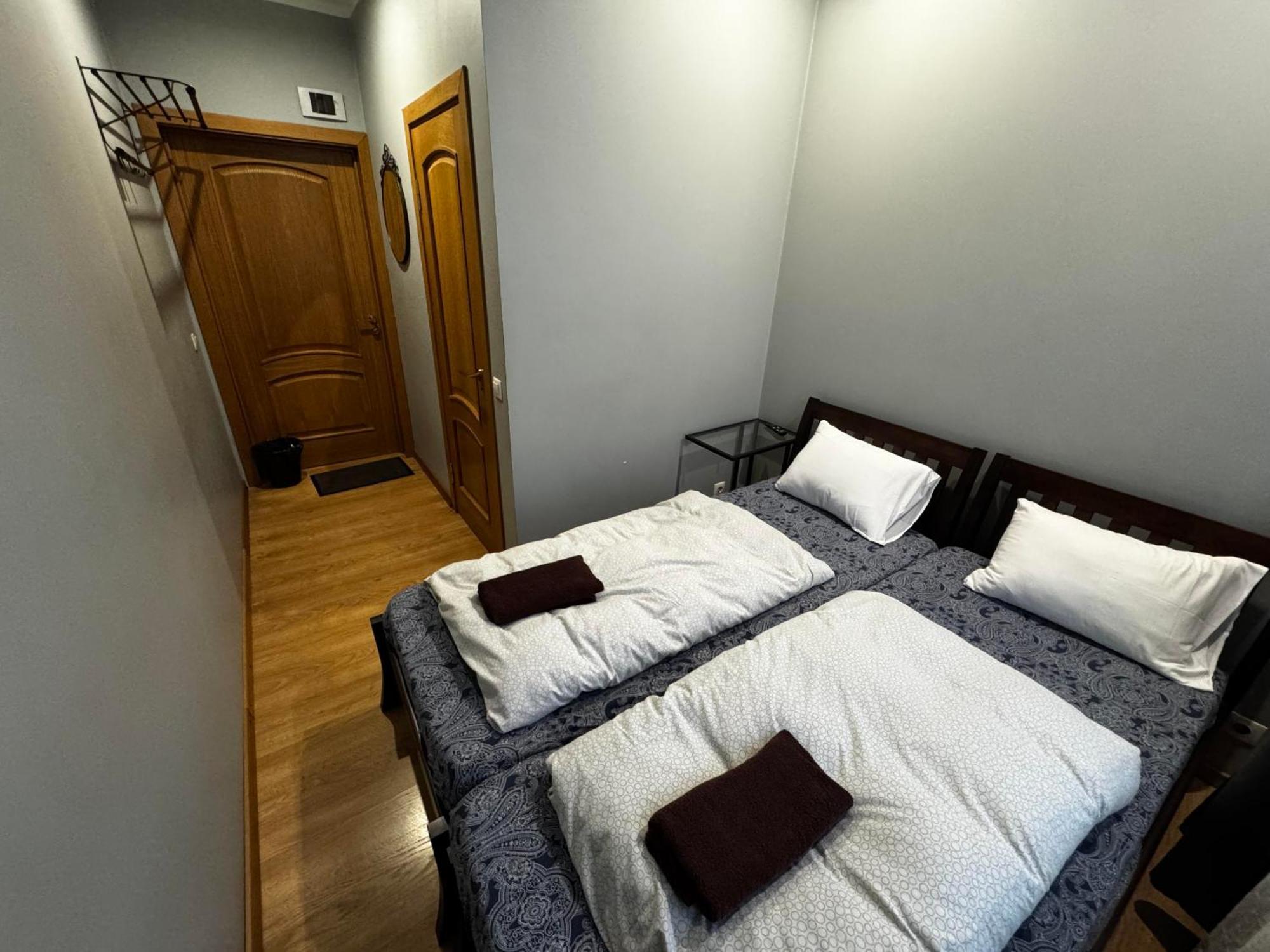 里加公寓式酒店 外观 照片 A room at a capsule hotel in Tokyo, Japan