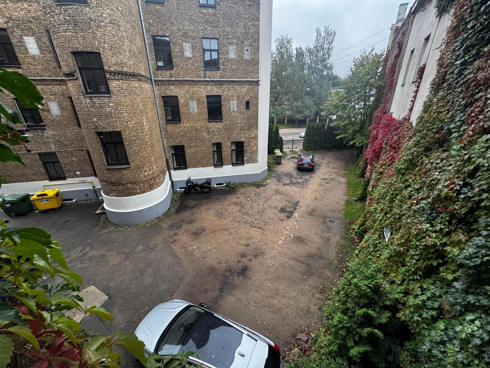 里加公寓式酒店 外观 照片 The site of the station in 2019